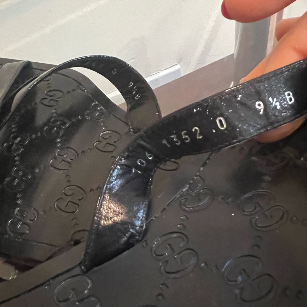 Authentic Gucci Slide In Almost New Condition. Wo… - image 6